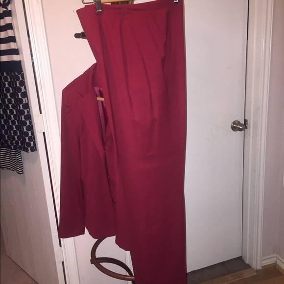 Pant suit - Picture 2 of 3